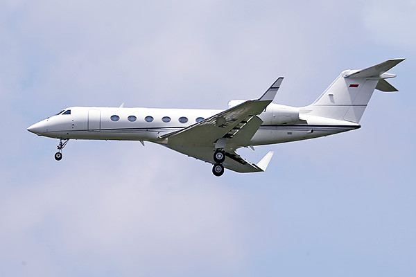 Private jet approaching landing at Scottsdale Airport