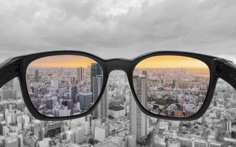 How pilots see the world after a color blind test