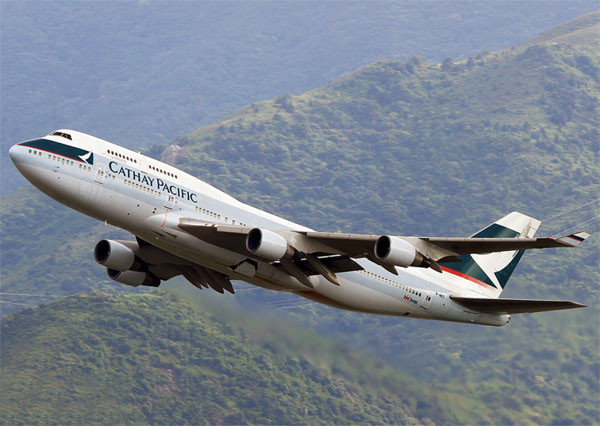 Boeing 747-400 in flight