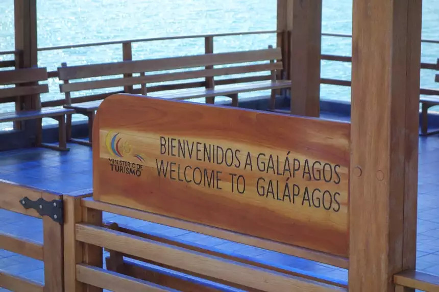 Welcome to Galapagos sign