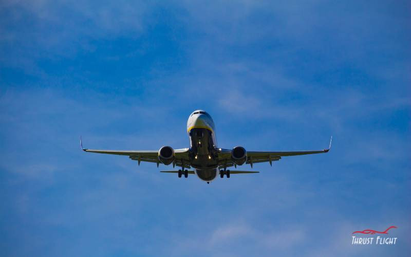 Boeing 787 Dreamliner landing