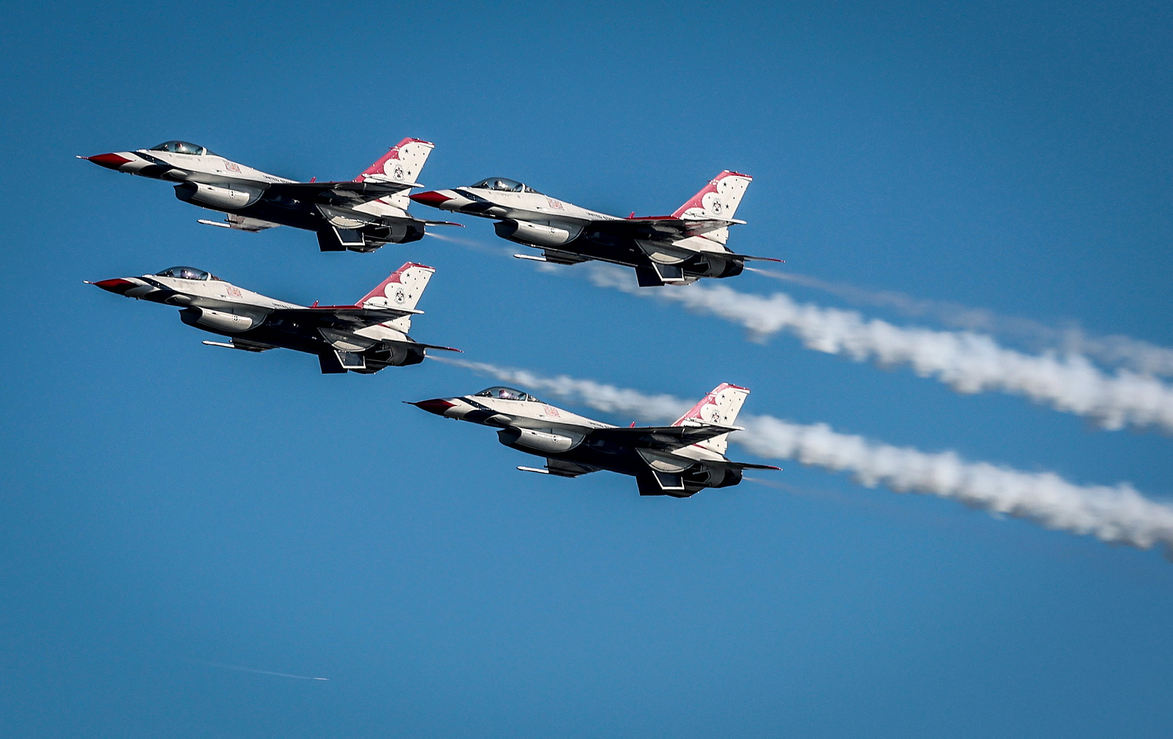 Thunderbirds formation flying