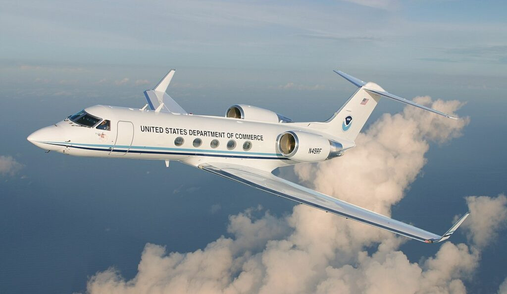 Tom Cruise Gulfstream IV G4 private jet