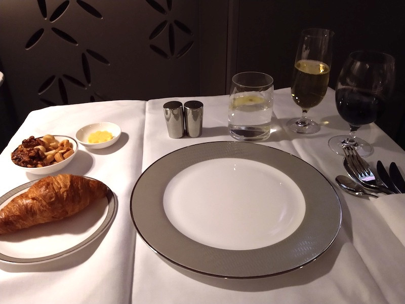 I was then given a warm bread selection to enjoy until my food came out
