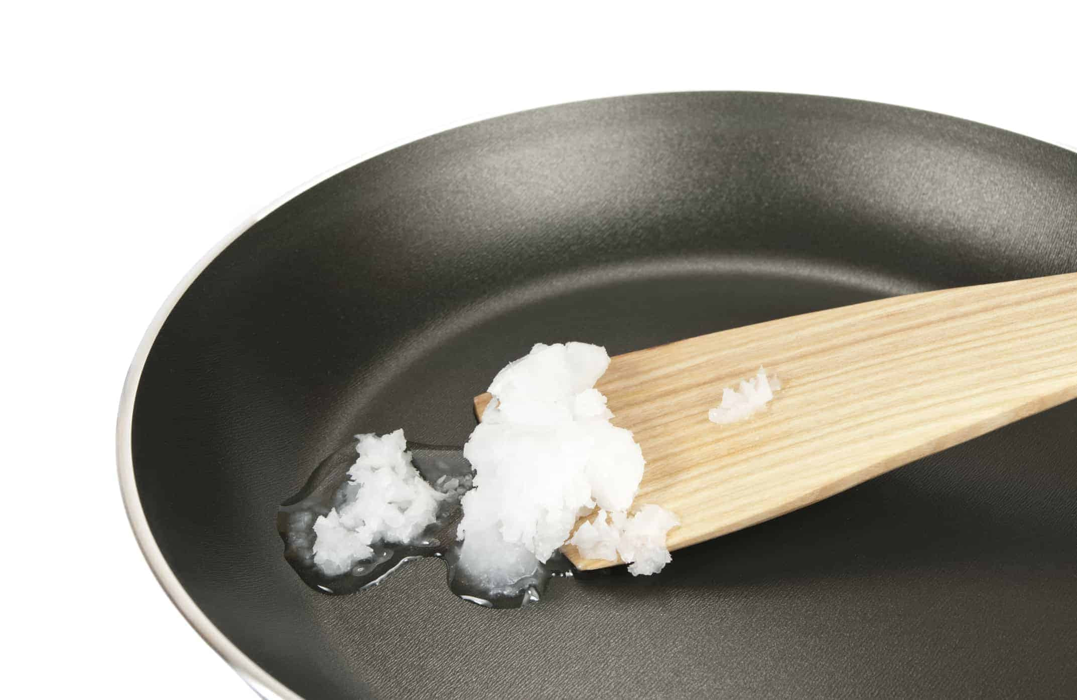 Grease has a strong smell that’s reminiscent of old food.
