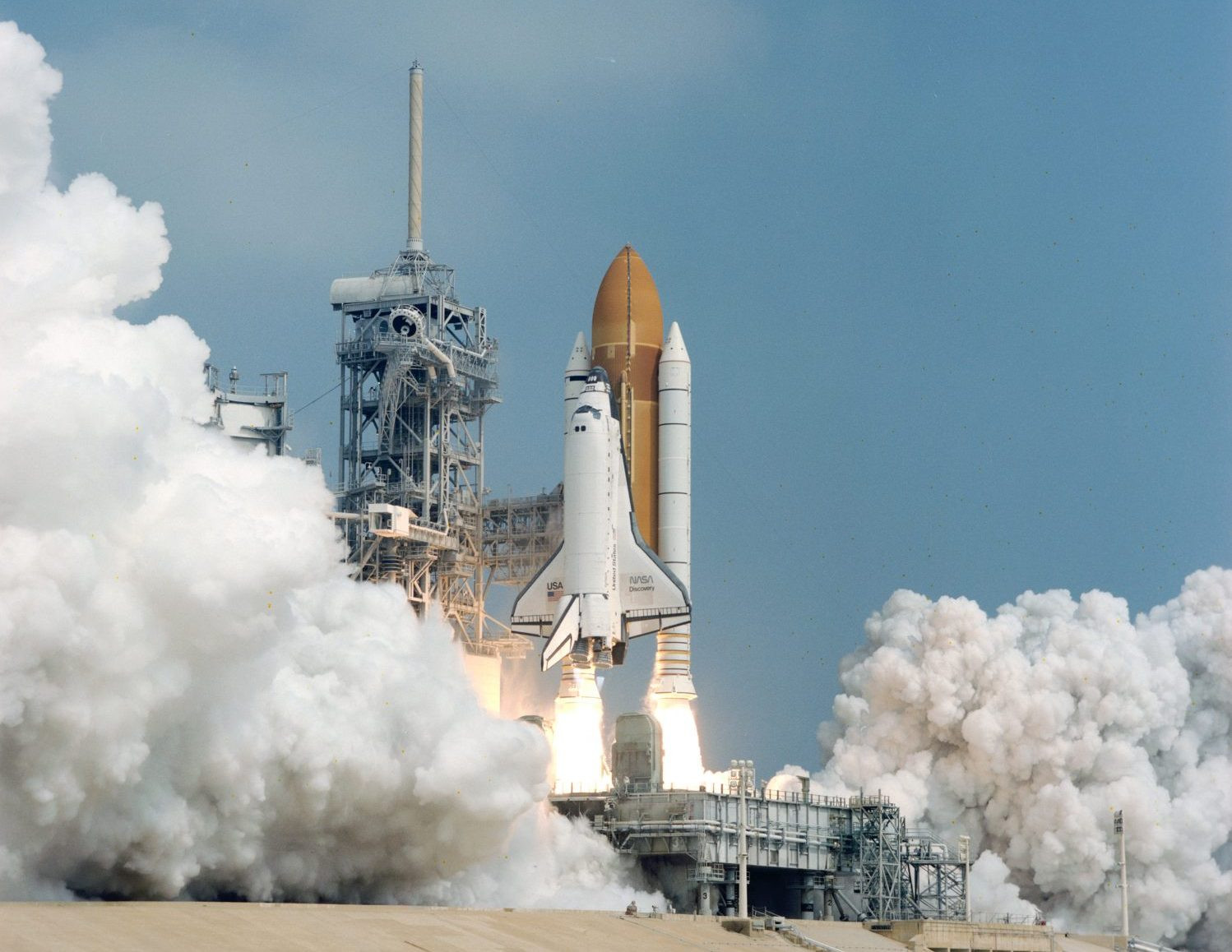 Space Shuttle Discovery lifts off from NASA Kennedy Space Center on August 7, 1997