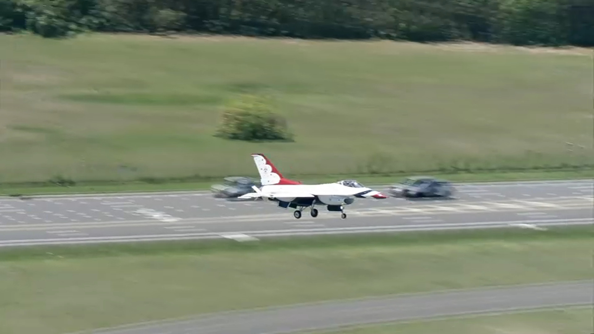 Thunderbirds Arrival at MacArthur Airport