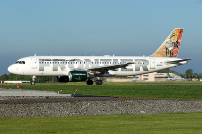 Airbus A320-200 Frontier Airlines featuring "Yukon the Caribou" animal tail.
