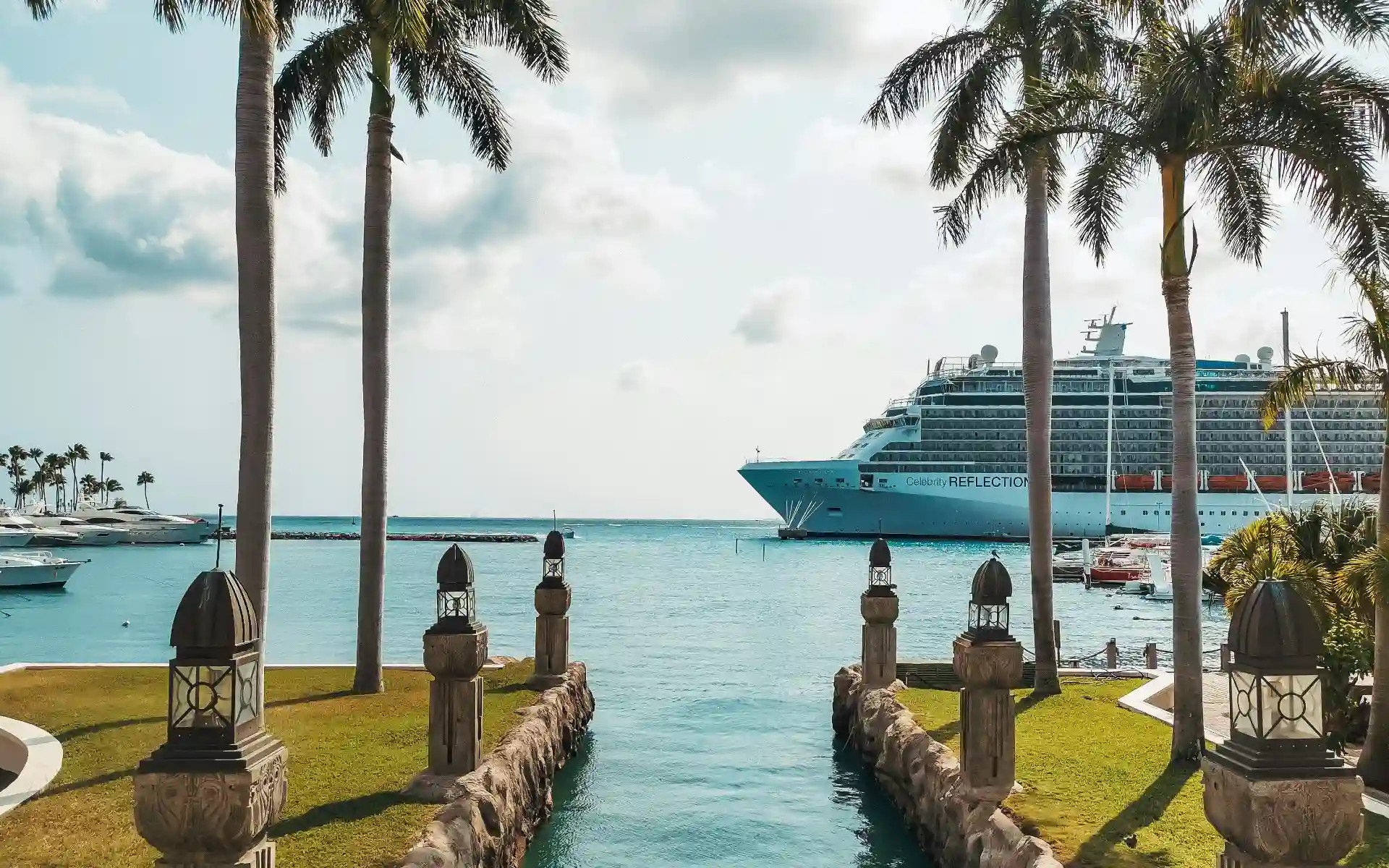 Oranjestad, Aruba's Colorful Streets and Buildings